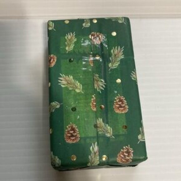 CASTELBEL Limited Edition Winter Pine Fragrance Bath Bar and Washcloth Gift Set - Picture 11 of 16